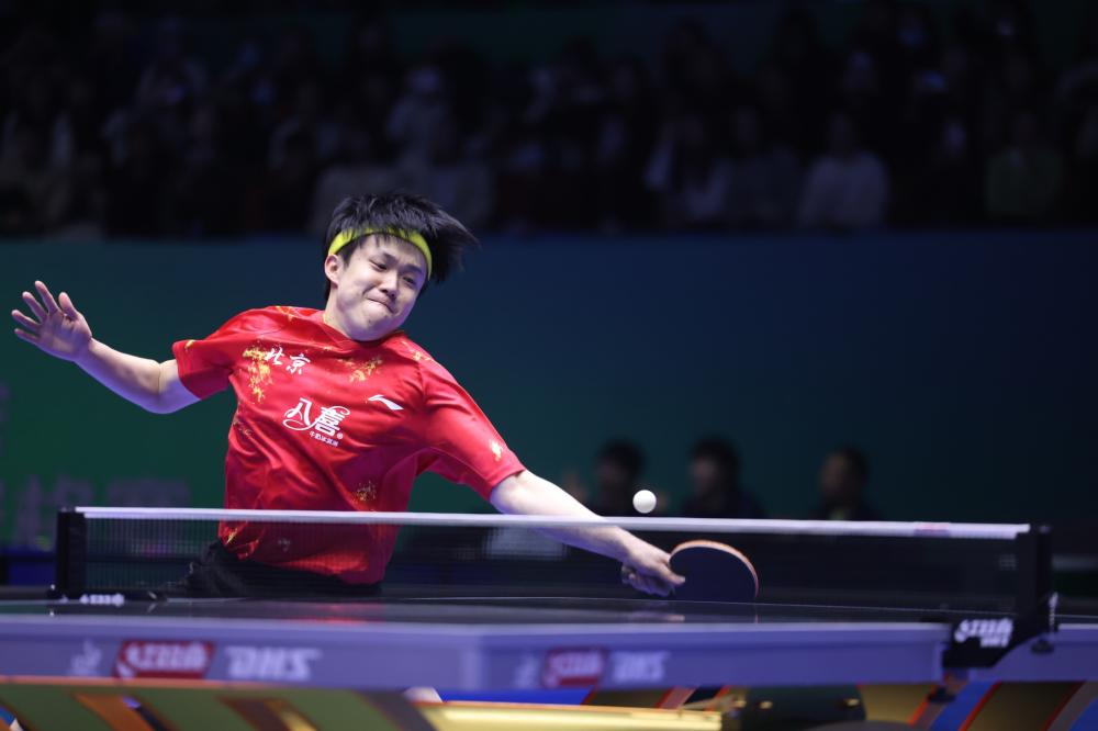 B费造三球，水货破球荒！曼联3-0三喜临门，将蓝狐钉在耻辱柱上.